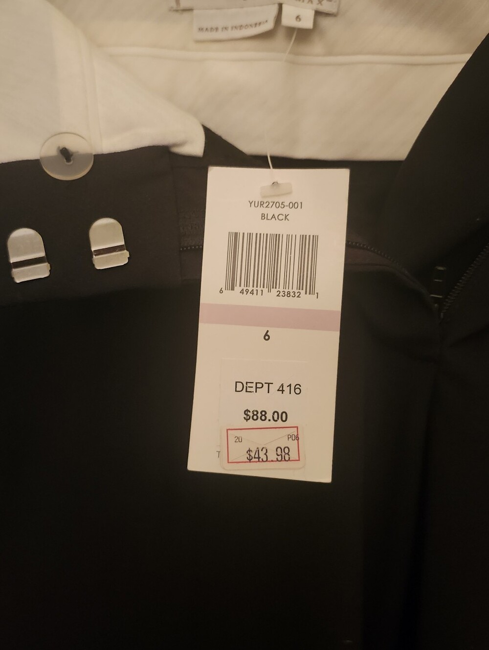 Black Women's Pants - Rayon dress pants. Dry clean only classic style